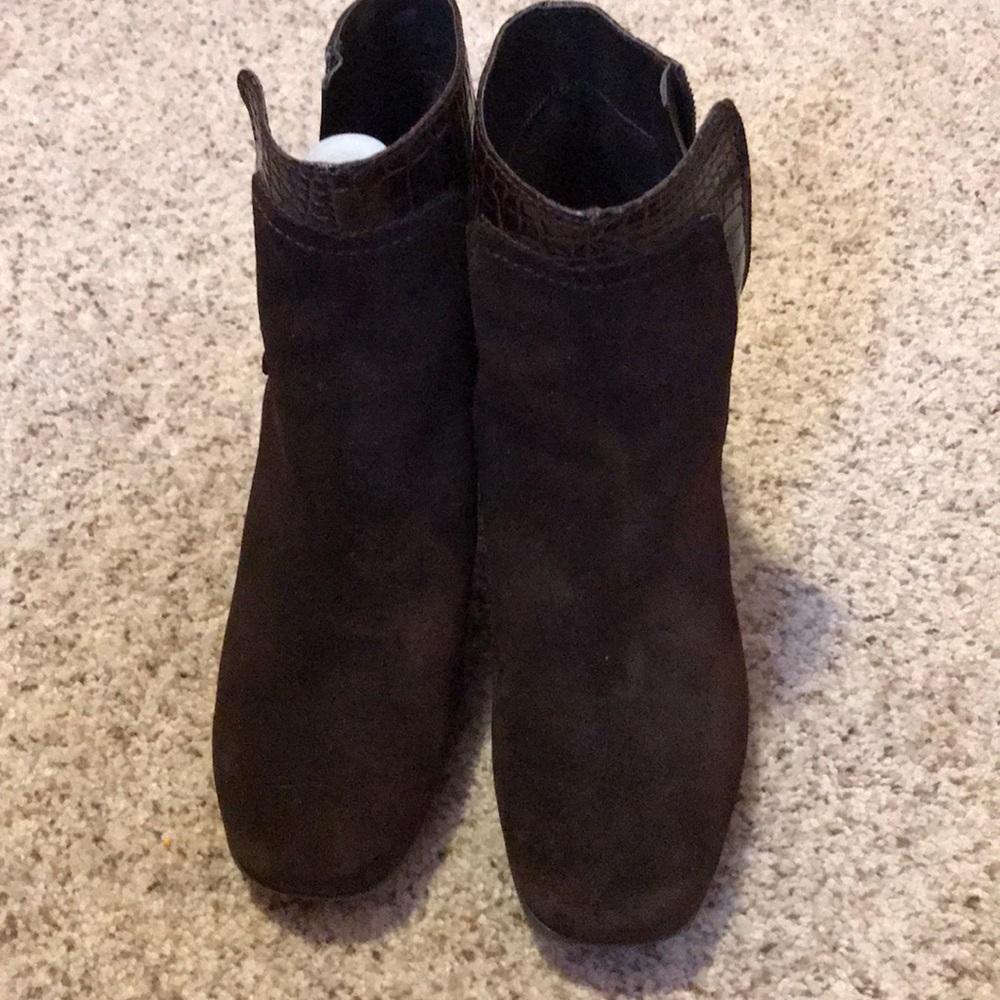 Unisa Brow Suede Short Boots